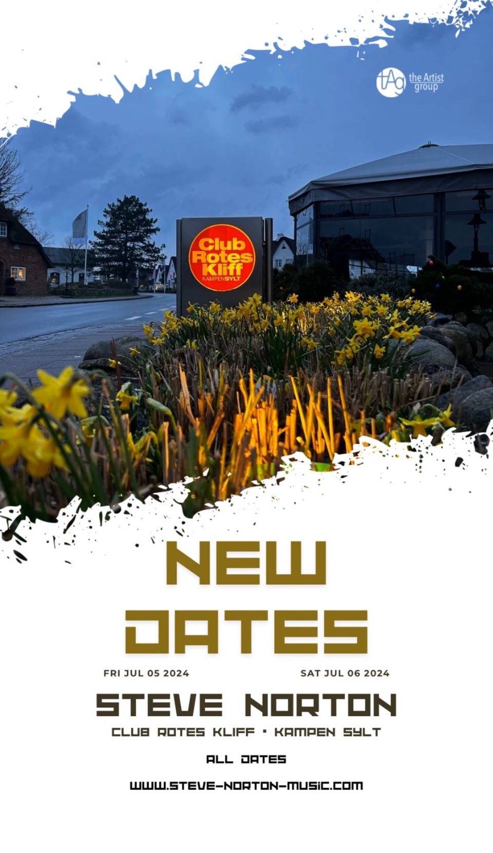 Ein Werbeplakat für bevorstehende Musikveranstaltungen im Club Rotes Kliff mit Daten und dem Namen des Künstlers, Steve Norton, vor einem Dämmerlichthintergrund mit gelben Blumen im Vordergrund.